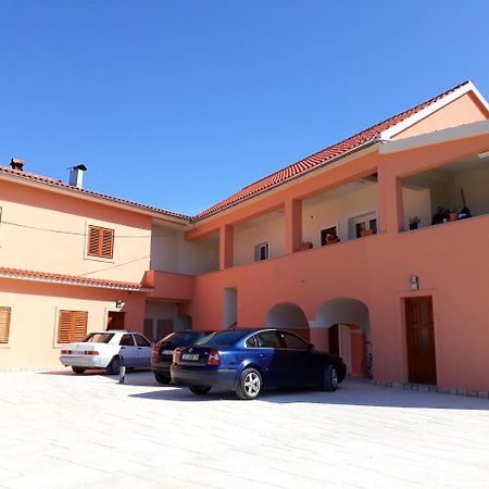 Apartments Leon Nin Exterior foto